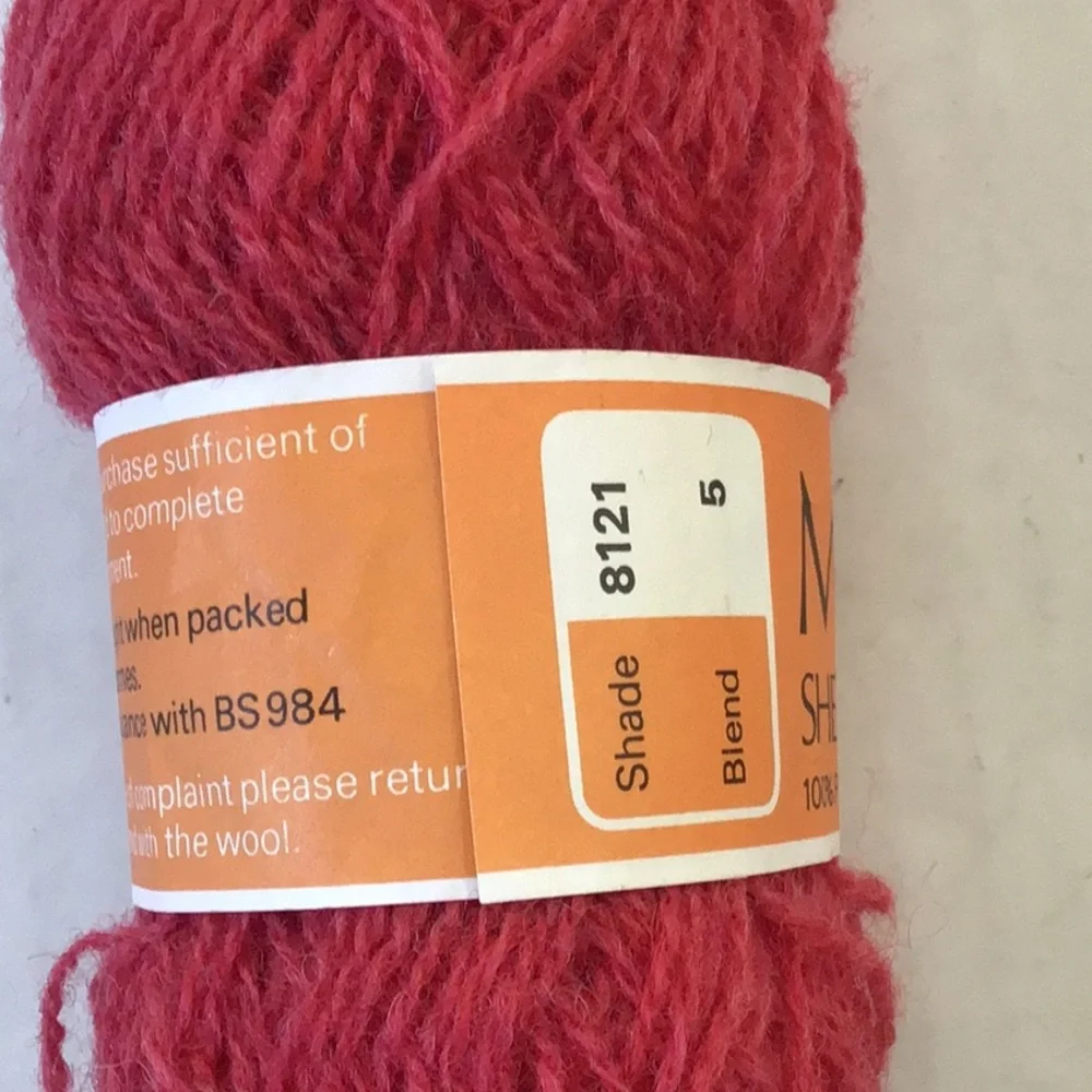Munrospun Shetland 4 Ply Wool in Red